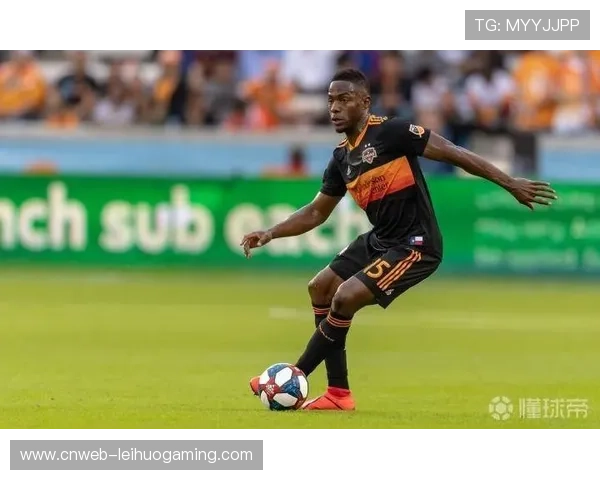 科罗拉多急流队与环保组织携手清理主场周边环境垃圾 科罗拉多急流队与环保组织携手清理主场周边环境垃圾